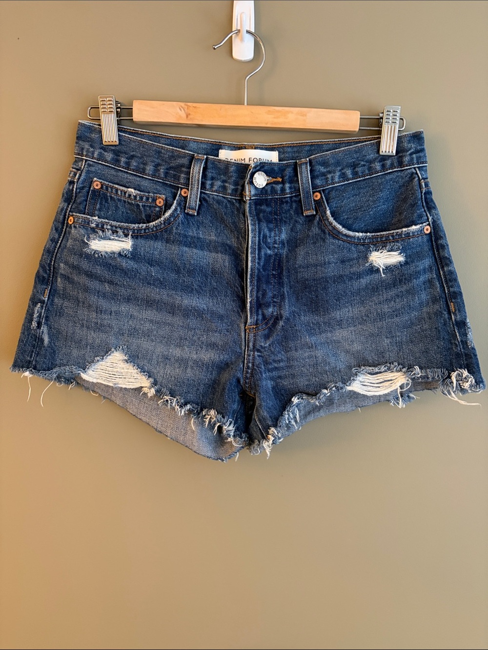Denim Forum The Ex Boyfriend Short size 26